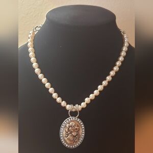 Short necklace